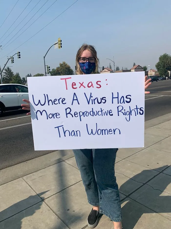 45 Of The Best Pro-Choice Posters In Response To Texas' Abortion Law