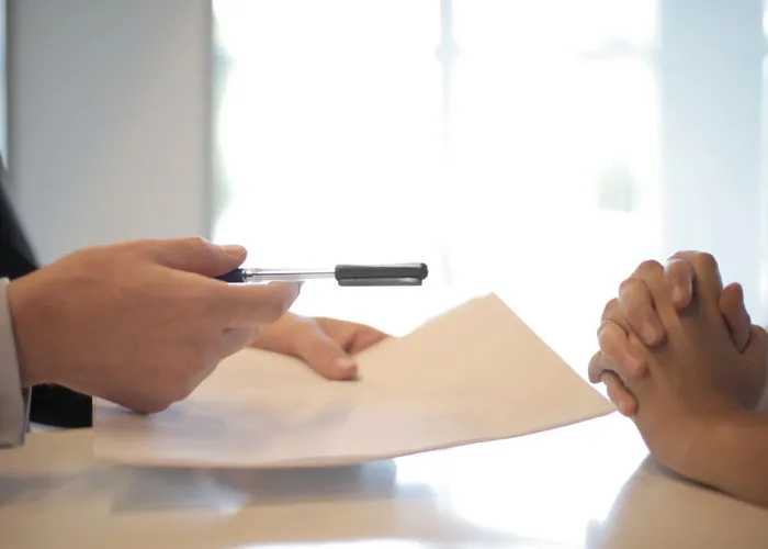 20 Personas que se marcharon de entrevistas de trabajo comparten por qué lo hicieron