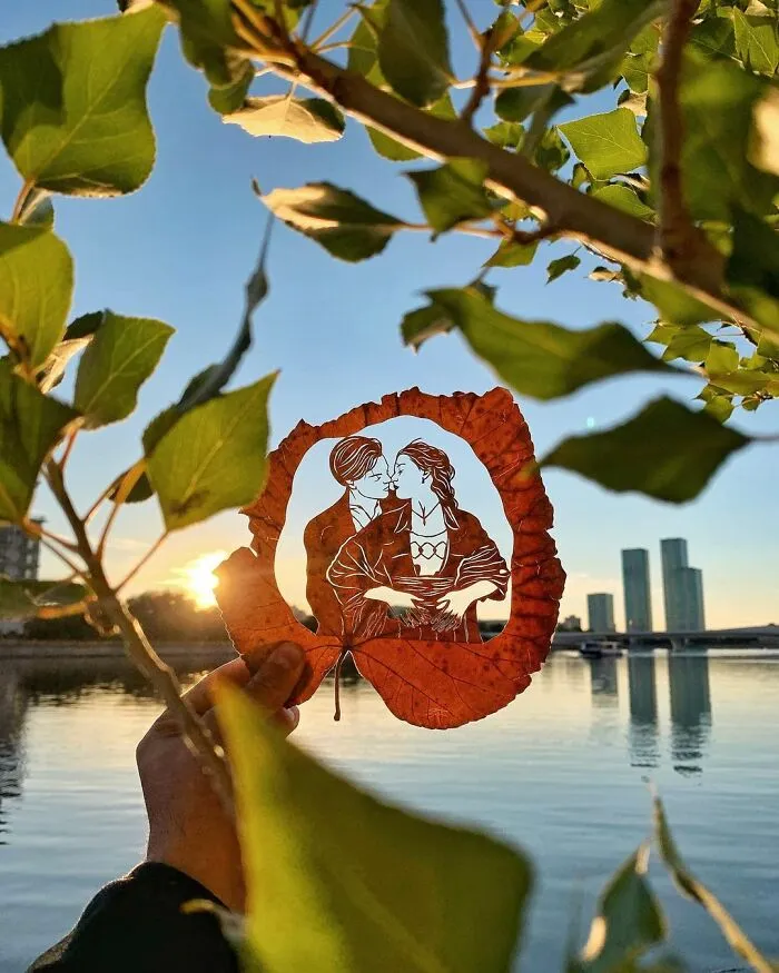 I Give A Second Life To Leaves By Cutting Drawings On Them (30 Pics)