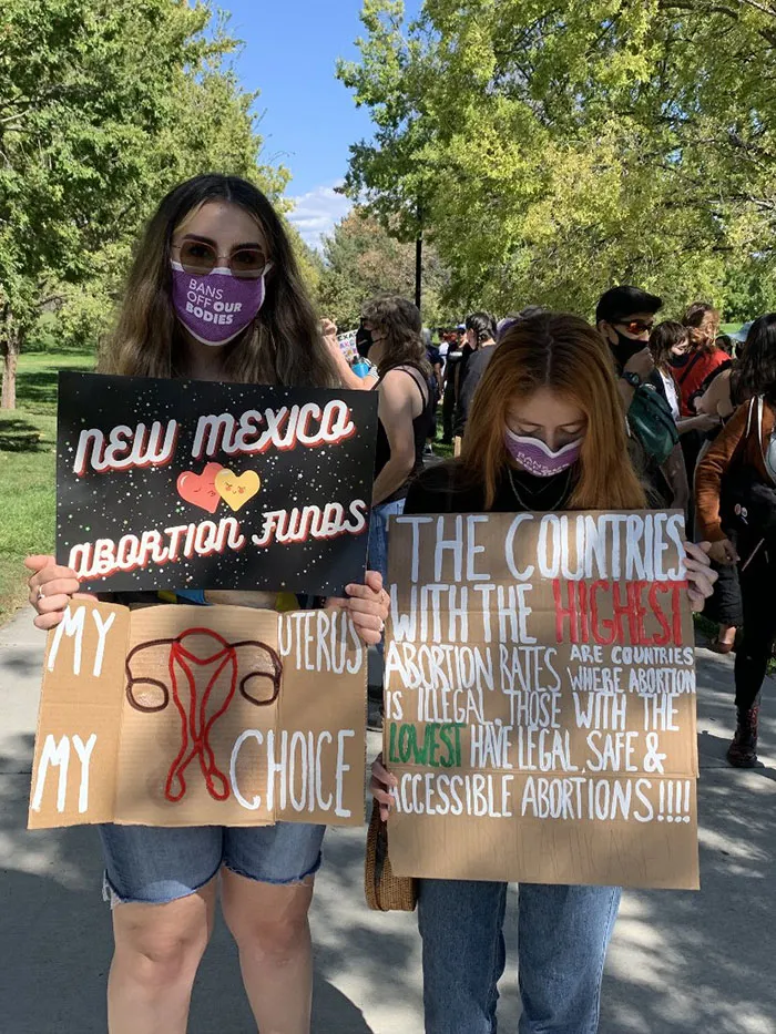 45 Of The Best Pro-Choice Posters In Response To Texas' Abortion Law