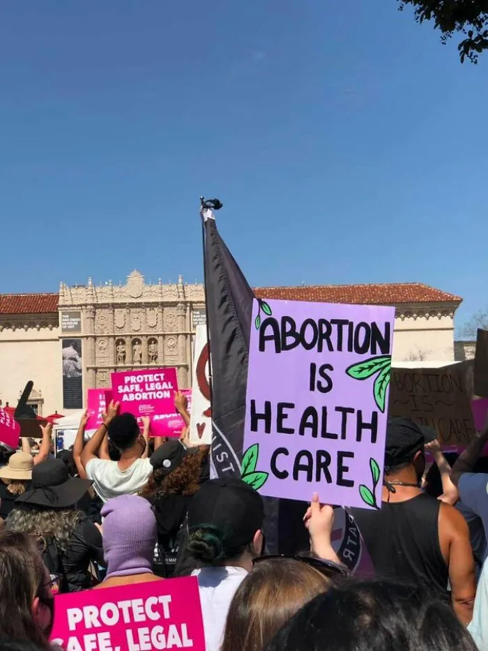 45 Of The Best Pro-Choice Posters In Response To Texas' Abortion Law