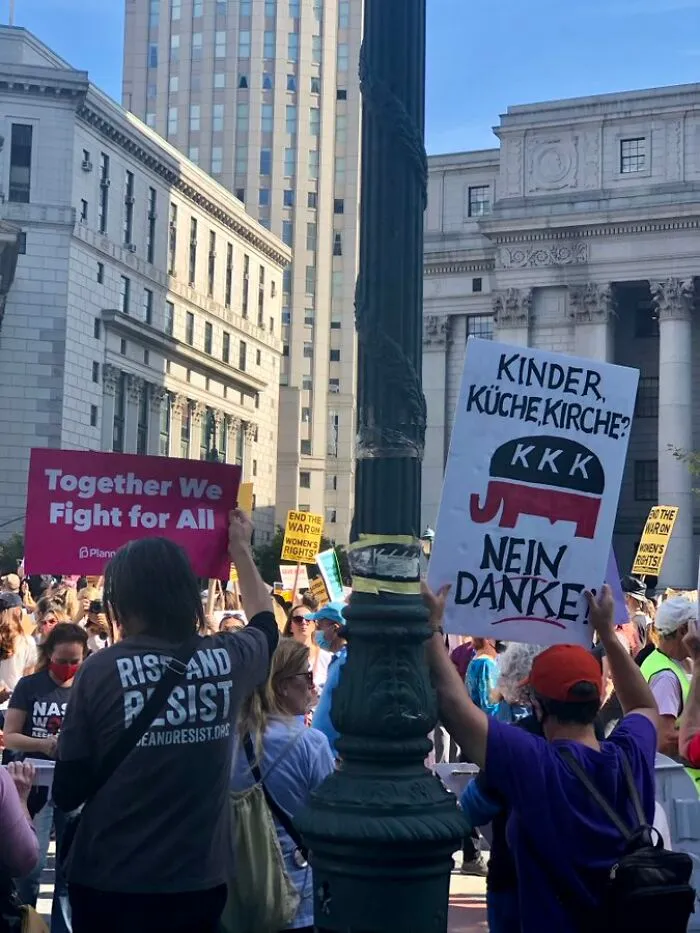45 Of The Best Pro-Choice Posters In Response To Texas' Abortion Law