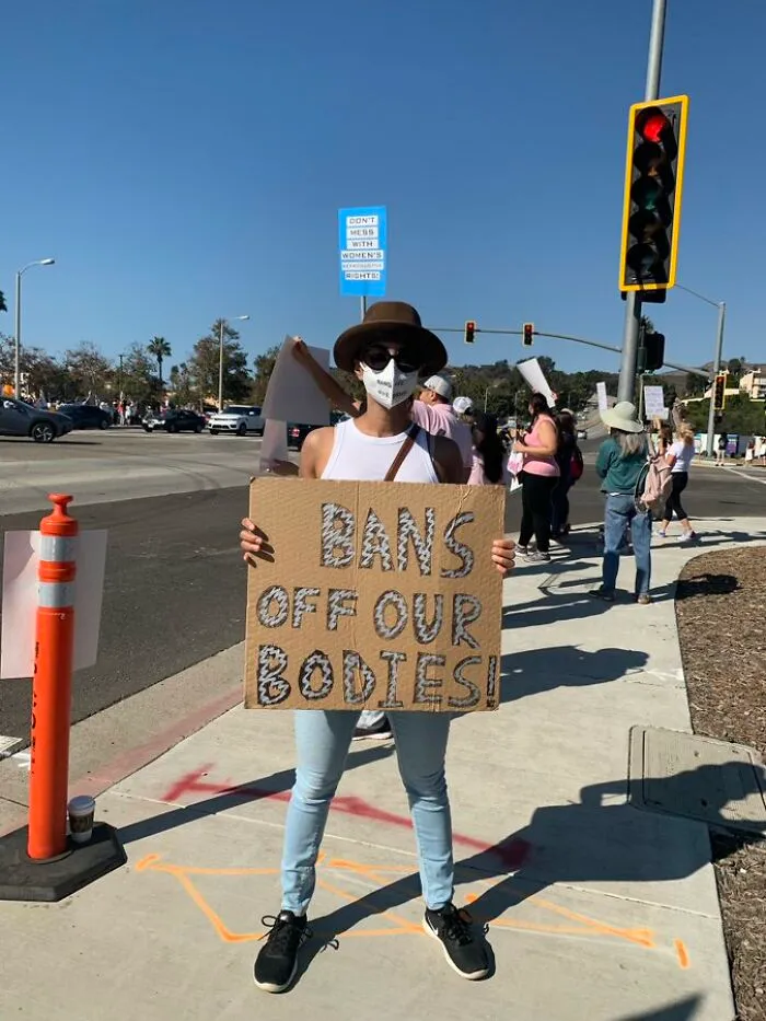 45 Of The Best Pro-Choice Posters In Response To Texas' Abortion Law