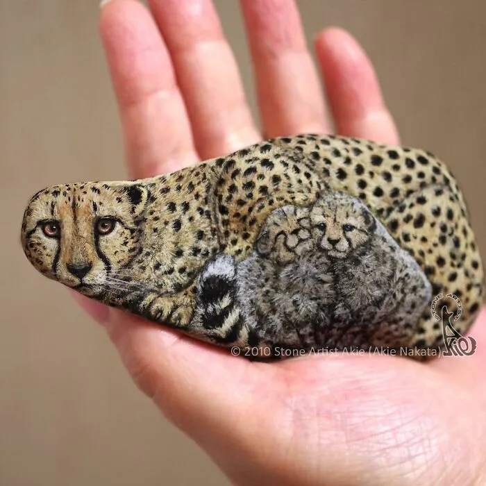 Japanese Artist Turns Blunt Stones Into Adorable Animals (70 New Pics)