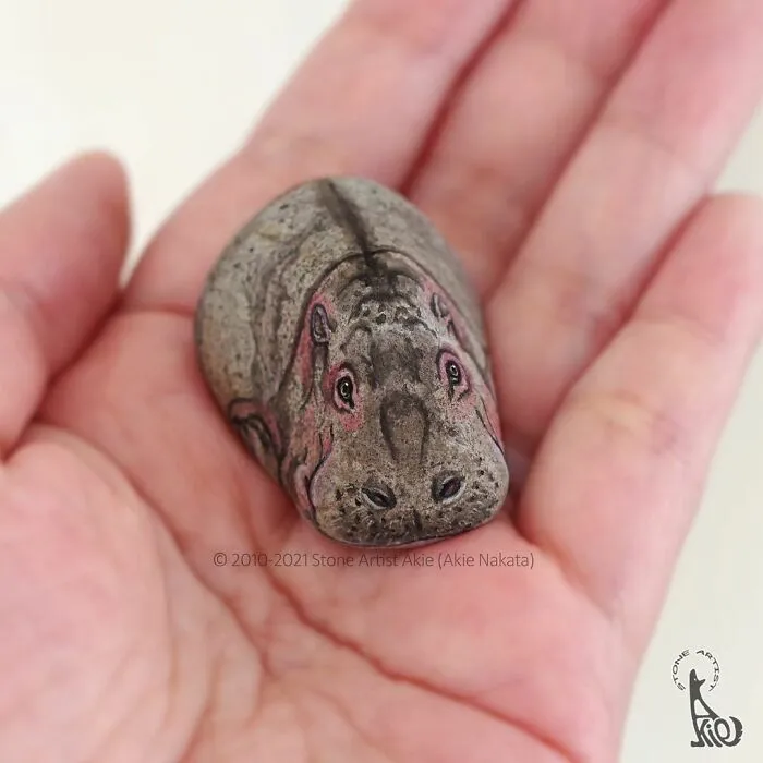 Japanese Artist Turns Blunt Stones Into Adorable Animals (70 New Pics)