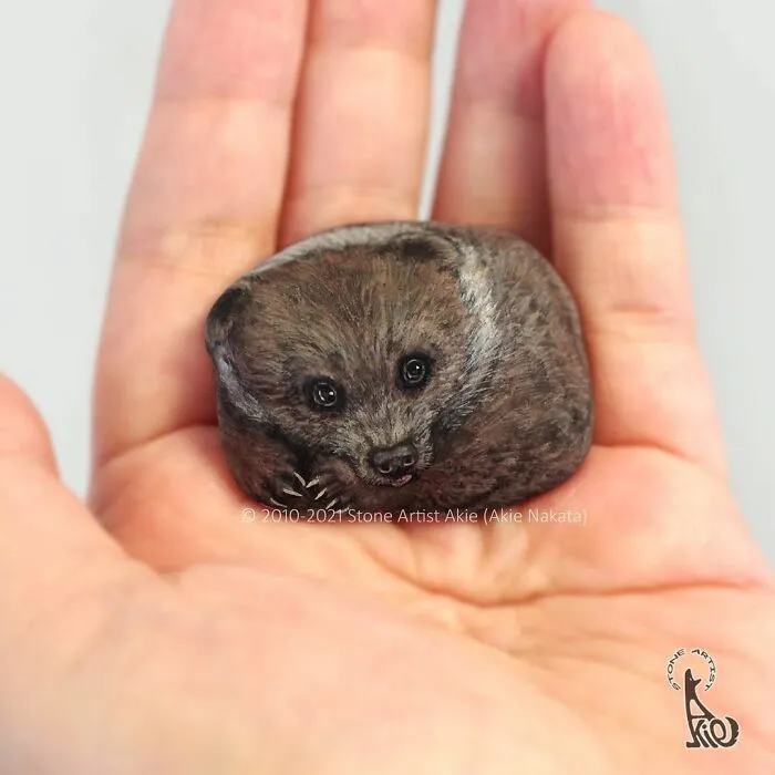 Japanese Artist Turns Blunt Stones Into Adorable Animals (70 New Pics)