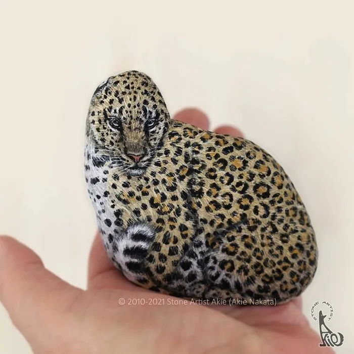 Japanese Artist Turns Blunt Stones Into Adorable Animals (70 New Pics)