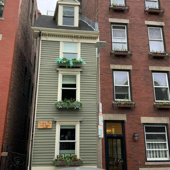 Now This Is A Skinny House!