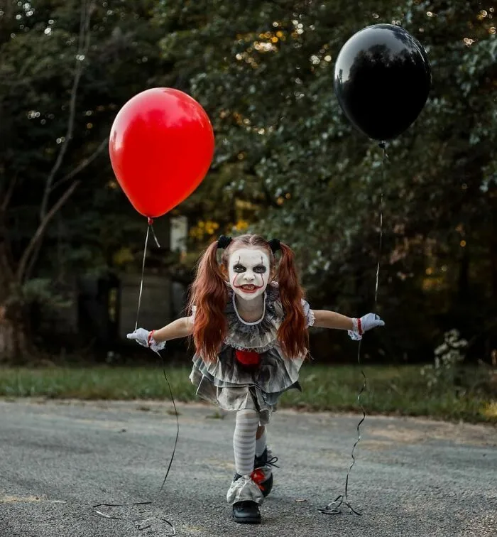 Clowns - The Reason I Can't Sleep At Night. Pyper Is The One Exception. How She Manages To Be Cute And Scary, I'll Never Know
