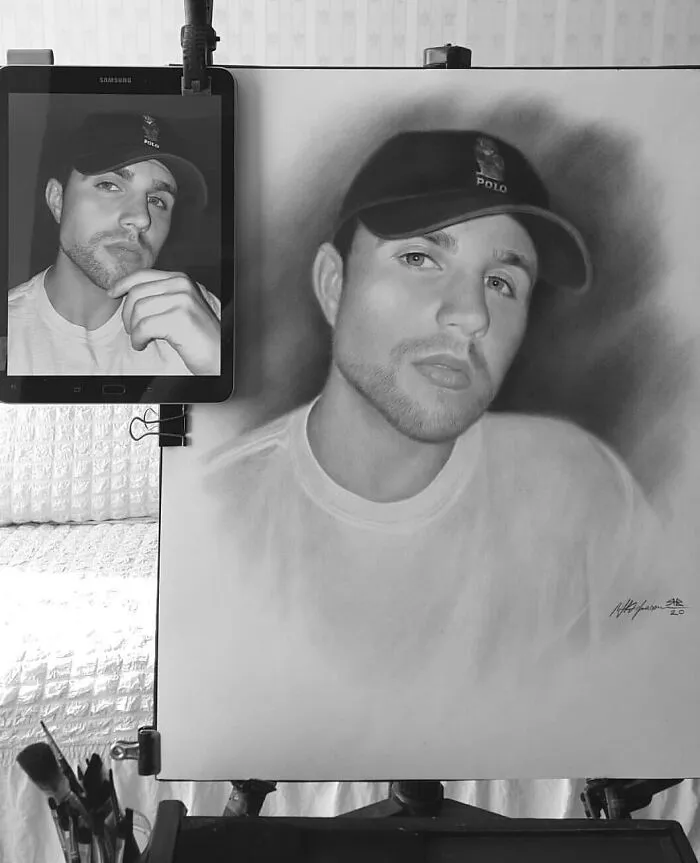 This Russian Street Artist Draws Photorealistic Live Portraits And Each One Takes Up To An Hour (102 New Pics)
