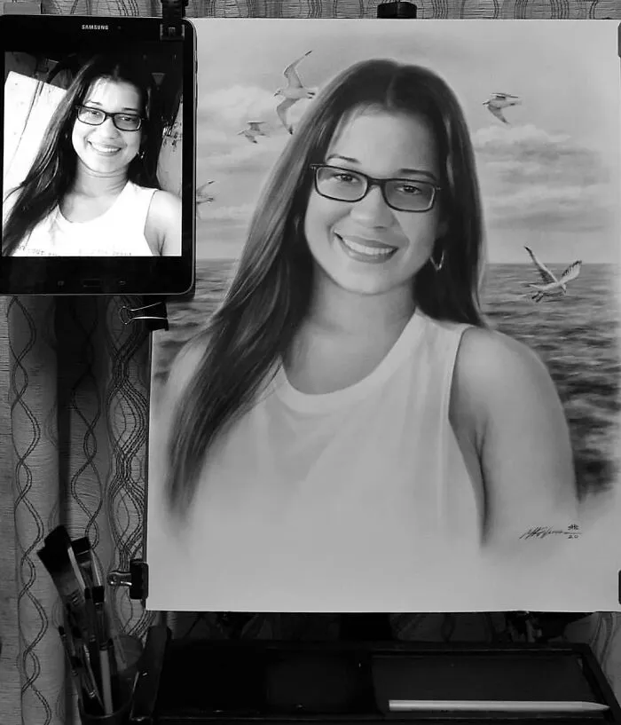This Russian Street Artist Draws Photorealistic Live Portraits And Each One Takes Up To An Hour (102 New Pics)