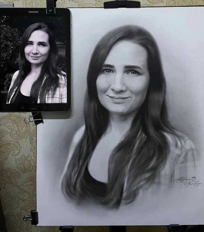 This Russian Street Artist Draws Photorealistic Live Portraits And Each One Takes Up To An Hour (102 New Pics)