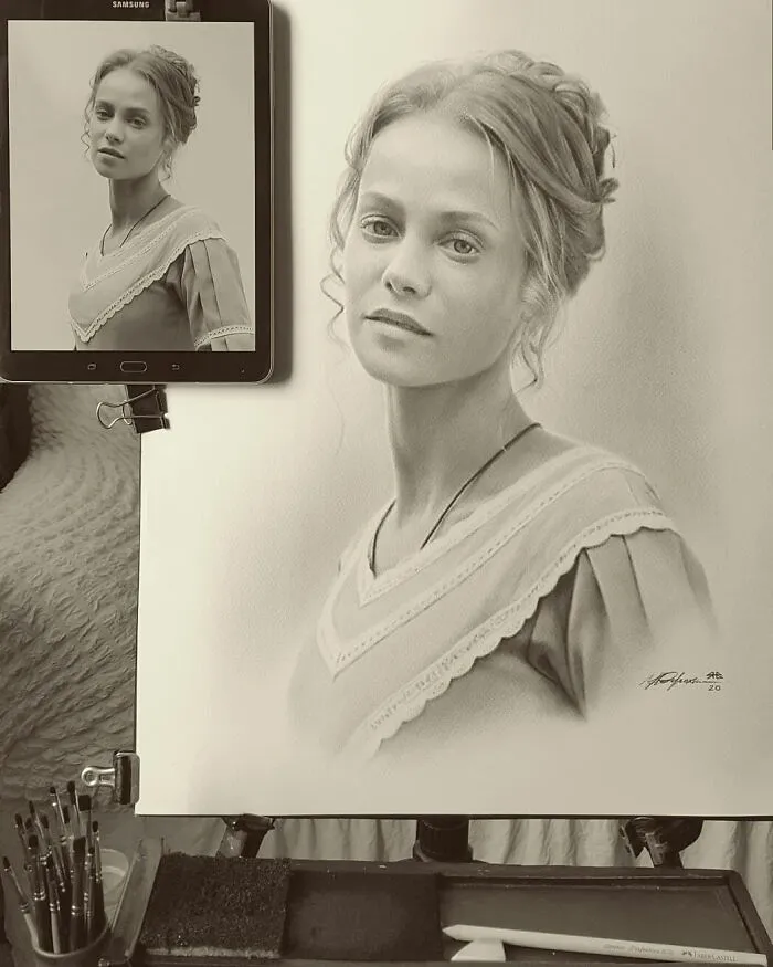 This Russian Street Artist Draws Photorealistic Live Portraits And Each One Takes Up To An Hour (102 New Pics)