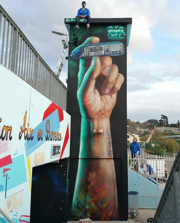 French Artist's 52 3D Graffiti