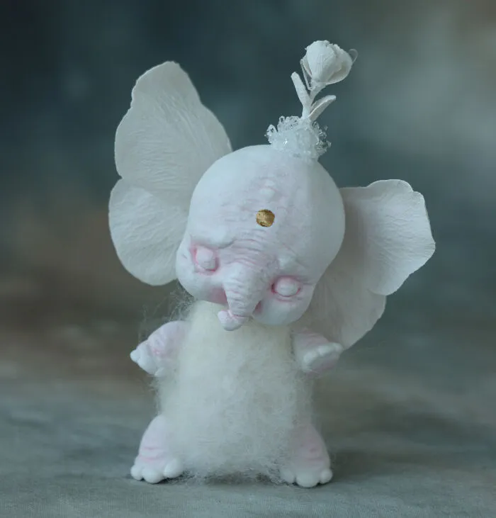 I Create Fantasy-Inspired Sculptures And Grow Crystals On Top Of Them (18 Pics)