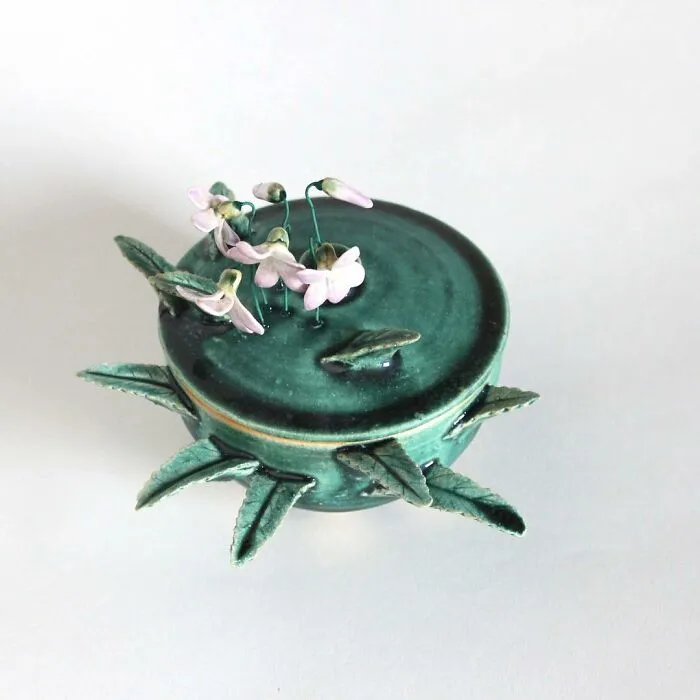 30 Surreal And Glitchy Ceramic Artworks By Keiko Masumoto