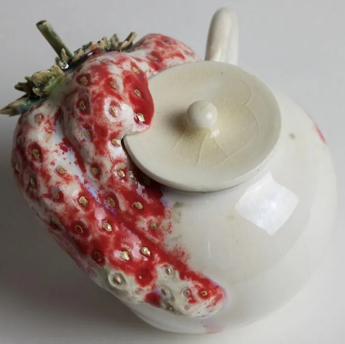 30 Surreal And Glitchy Ceramic Artworks By Keiko Masumoto