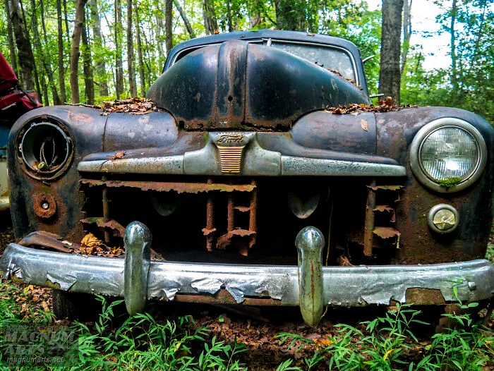I Took Pictures In Old Car City, A Classic Car Graveyard (23 Pics)