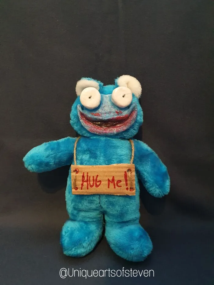 Creepy Smile "Hug Me" Plush (Halloween Edition)