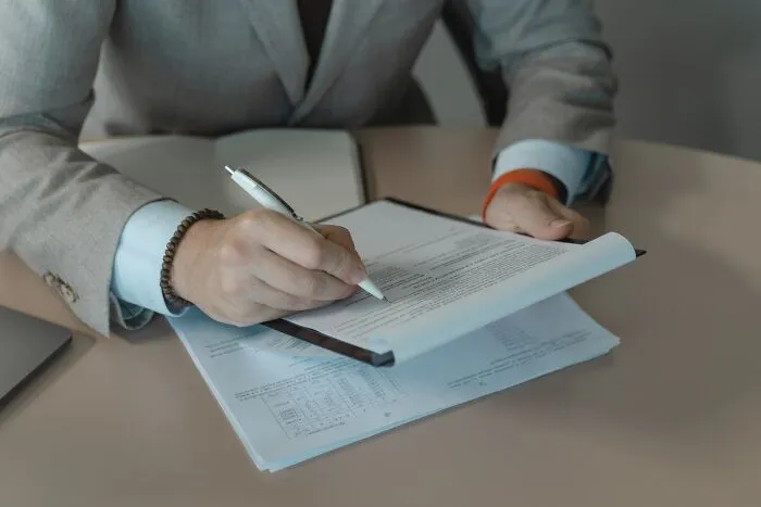 30 People Share How They Embarrassed Themselves During Their First Job Interview