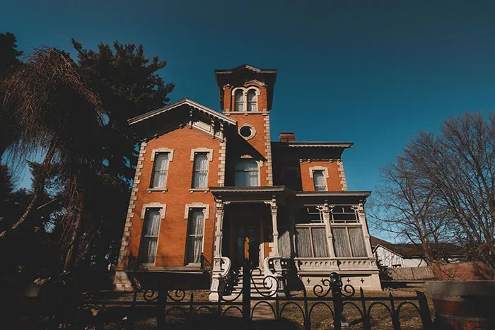 30 People Share The Scariest Unexplainable Things That Happened To Them
