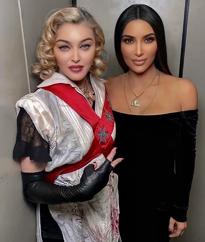 ¿Cuál tiene más photoshop?