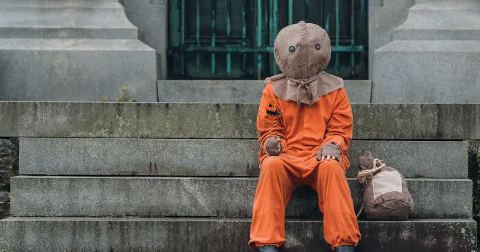 Fun Halloween Adventures With Michael Myers And Sam (17 Pics)