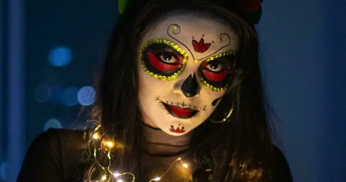 Hey Pandas, What Do You Think Is A Good Halloween Costume For A Teen? (Closed)