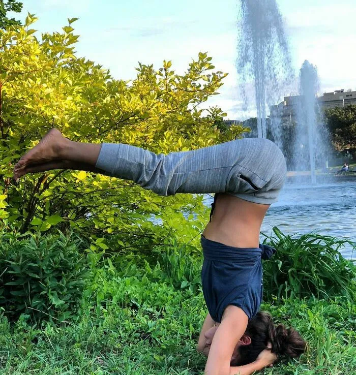 Esto es lo que ocurre cuando le pido a mi hermana que me haga una foto junto a una fuente
