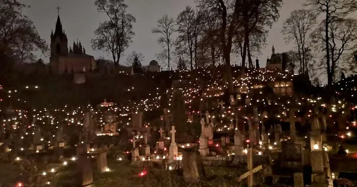 Hey Pandas, Show A Pic Of Your Favorite Halloween Tradition (Closed)