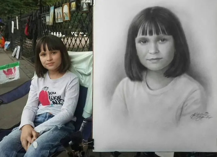 This Russian Street Artist Draws Photorealistic Live Portraits And Each One Takes Up To An Hour (102 New Pics)