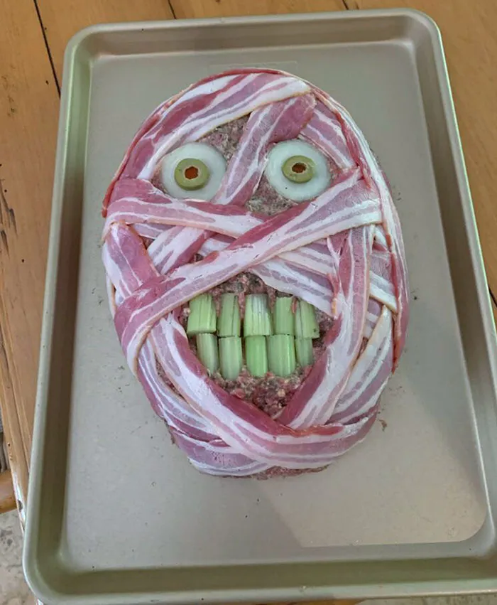 Pastel de carne hecho por mi mamá. Feliz Halloween