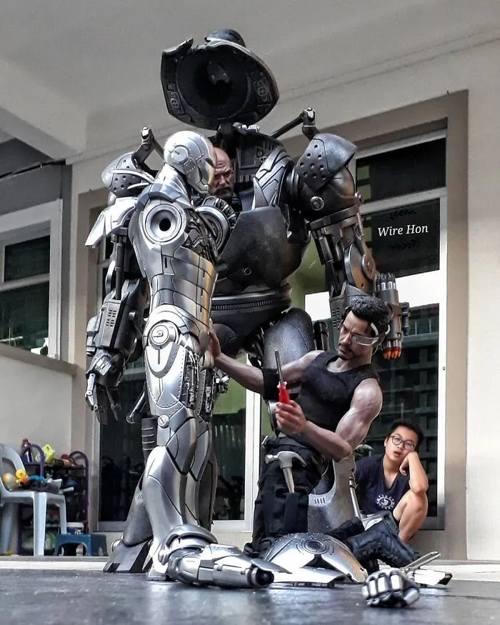 Folks Are Cracking Up At These 30 Forced Perspective Photos Of Action Figures Casually Interacting With Their Owner (New Pics)