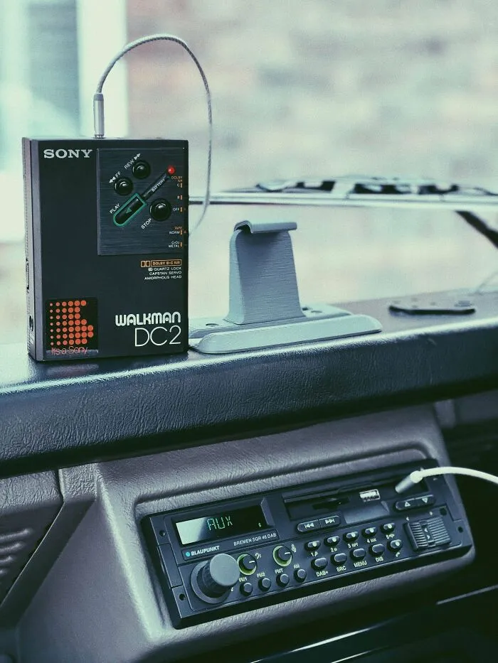 Mi Sony Walkman Dc2 en caja completa con la factura original de 1987. Todavía funciona, lo uso en mi coche de vez en cuando