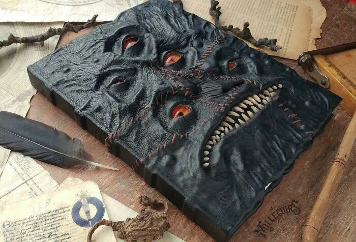 Pretty Sure All Horror Novels Should Come With Covers Like This