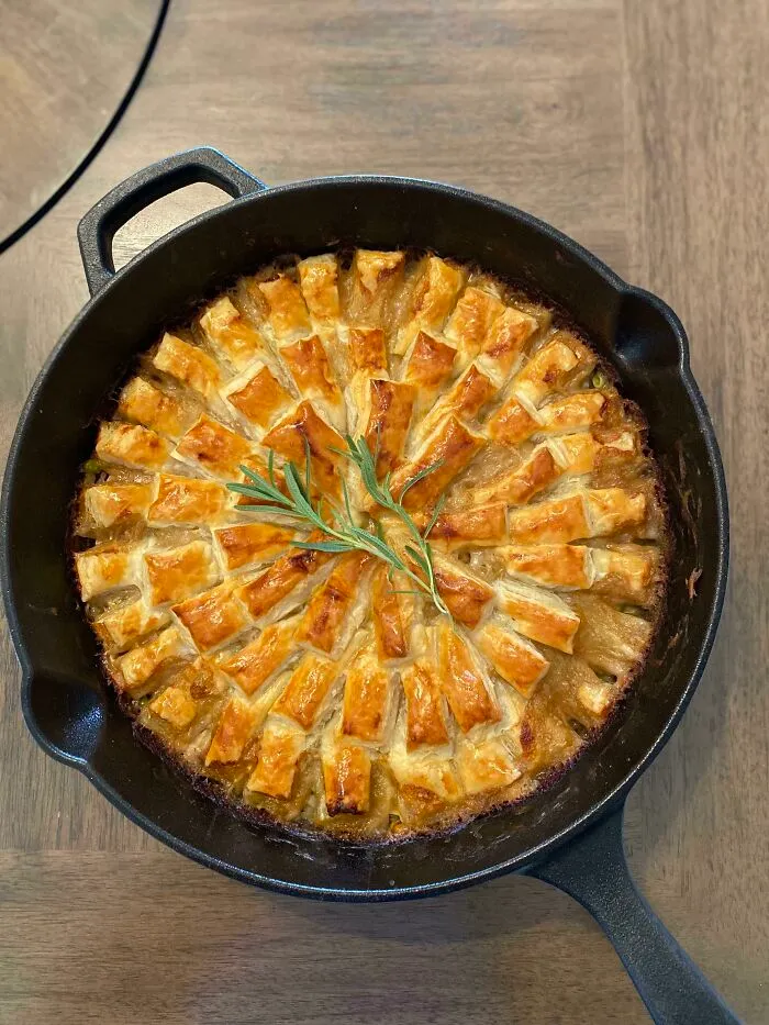 Con suerte, ¡este pastel de pollo sabrá tan bien como se ve!