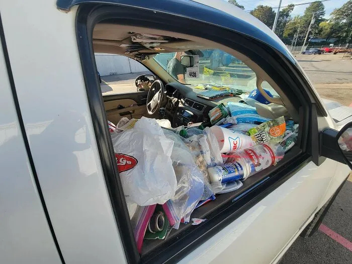 "No se preocupe por la retirada del airbag, nadie puede sentarse en el asiento del pasajero de todos modos". Esto es lo que dijo el cliente. Vino sólo por una fuga de líquido refrigerante
