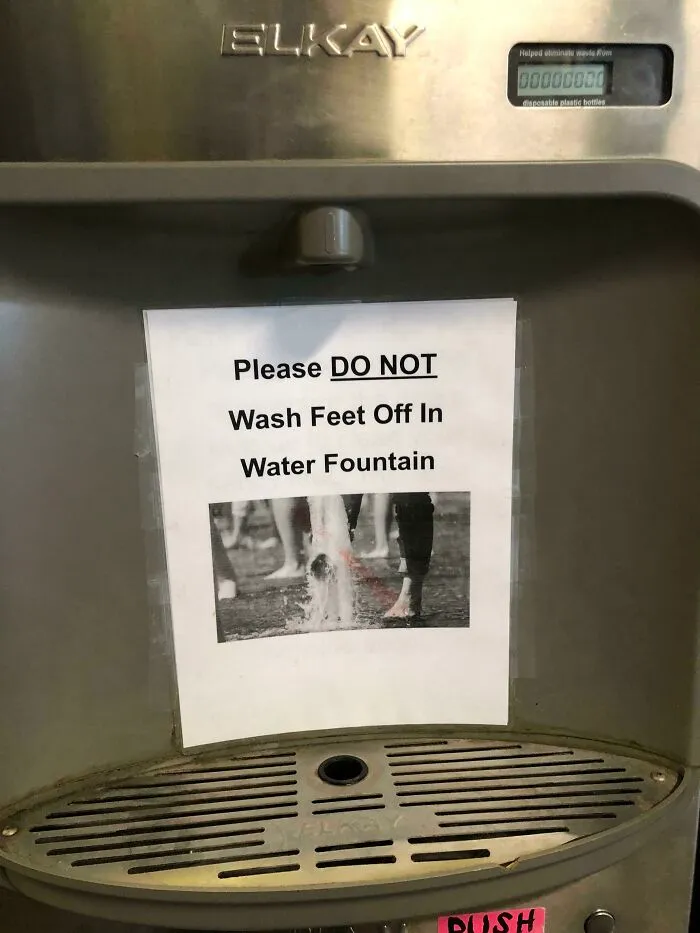 En una fuente de agua para beber