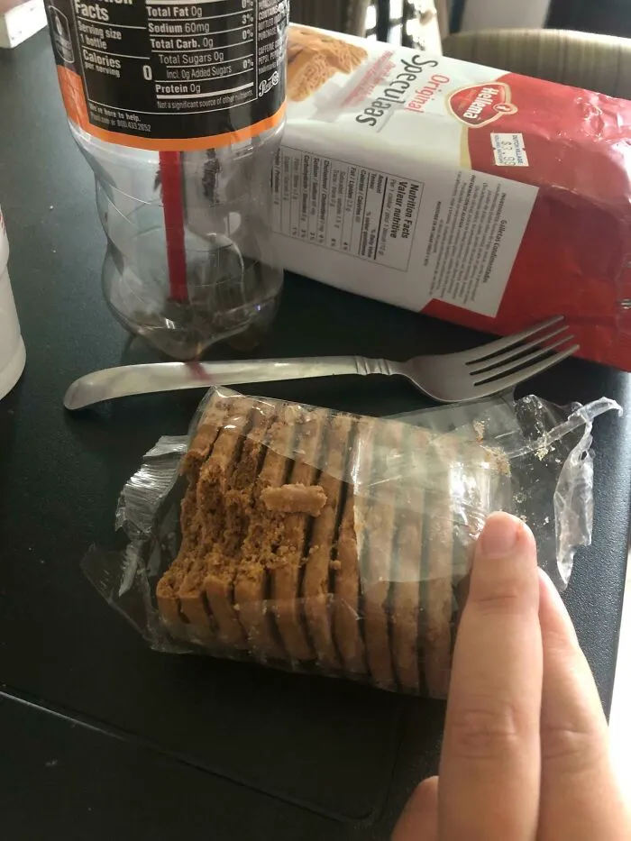 Le compré a mi novio unas ricas galletas importadas de Holanda, resulta que es un monstruo