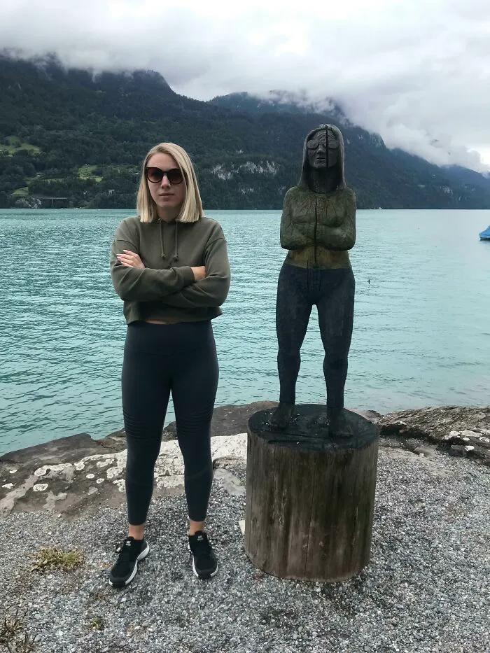 Fui a Suiza y era igual que esta estatua de madera