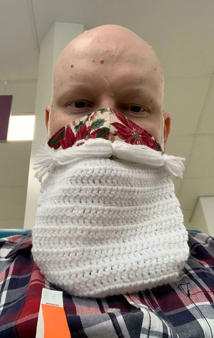 I Decided To Brighten Everyone's Day During My Last Chemo Before Christmas At The Cancer Care Day Clinic