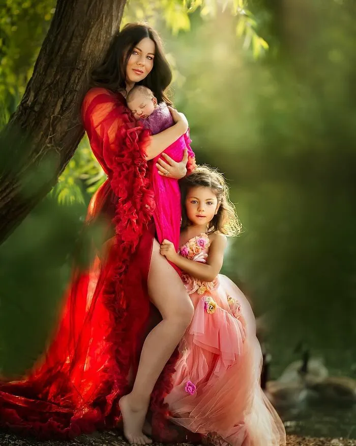 I Asked These Mothers If I Could Photograph Them, And Here's What I Captured (25 Pics)