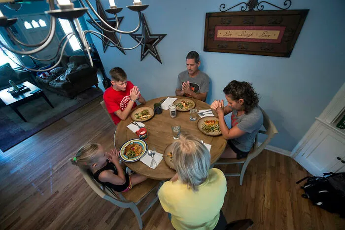 People In This Online Group Share What Things Their Family Members Had The Courage To Do At Their Thanksgiving Gathering (30 Stories)