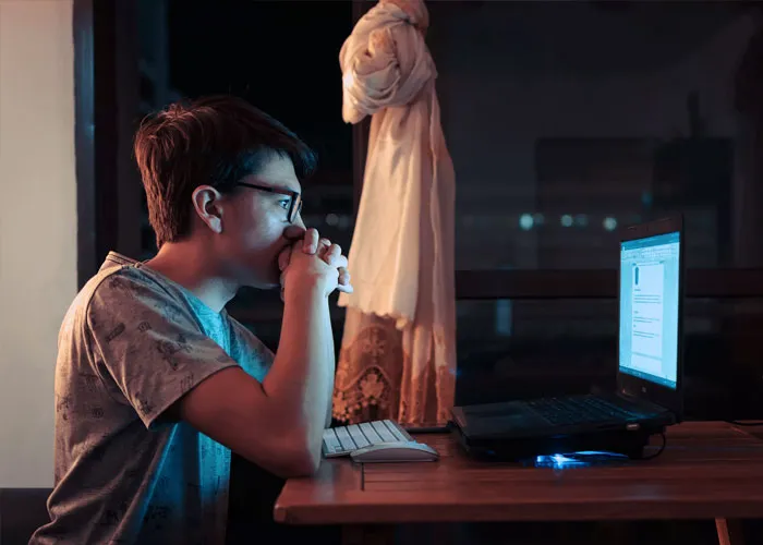 30 People Reveal Scams They Still Can't Believe They Bought
