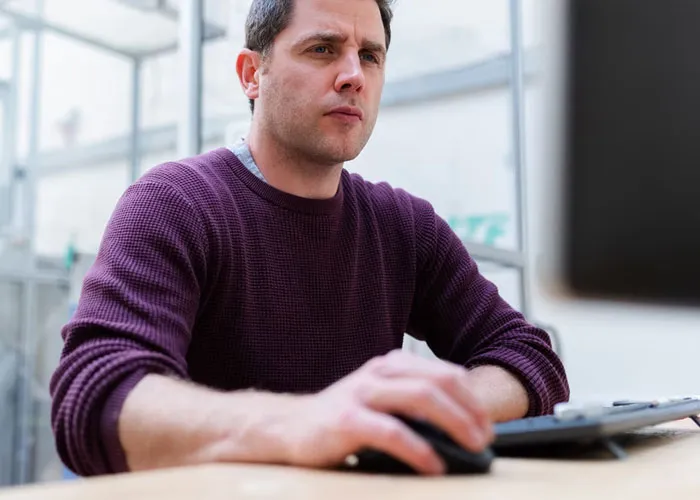 30 People Reveal Scams They Still Can't Believe They Bought