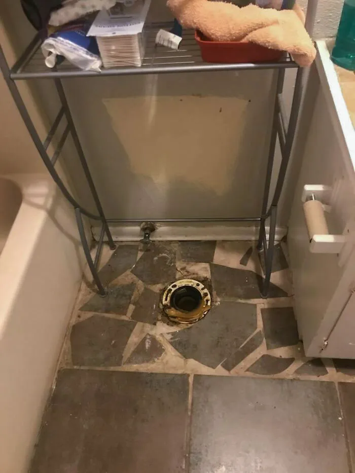 I Split Up With My Boyfriend Yesterday. I Fell Asleep While He Was Packing And He Stole My Toilet