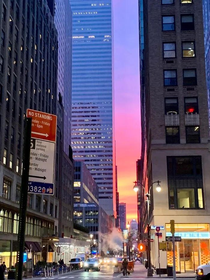 iPhone 12  NYC  5av - 53rd St. Magic Stick Filter
