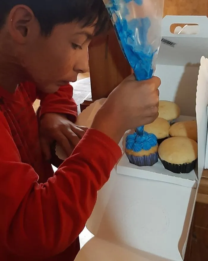 A 10-Year-Old Boy In Argentina Went Viral After Posting Pictures Of His Cakes And Other Pastries Online (27 Pics)