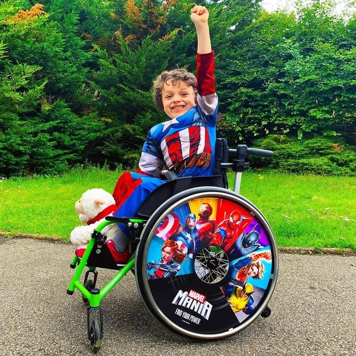 Izzy Wheels: 54 Colorful Wheelchair Accessories Created By Two Sisters