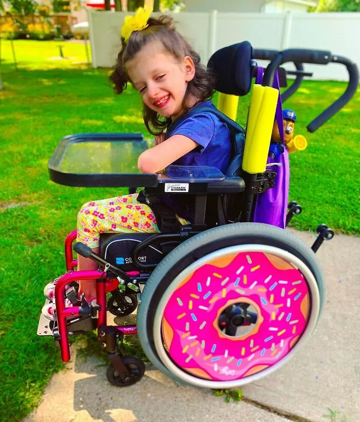 Izzy Wheels: 54 Colorful Wheelchair Accessories Created By Two Sisters